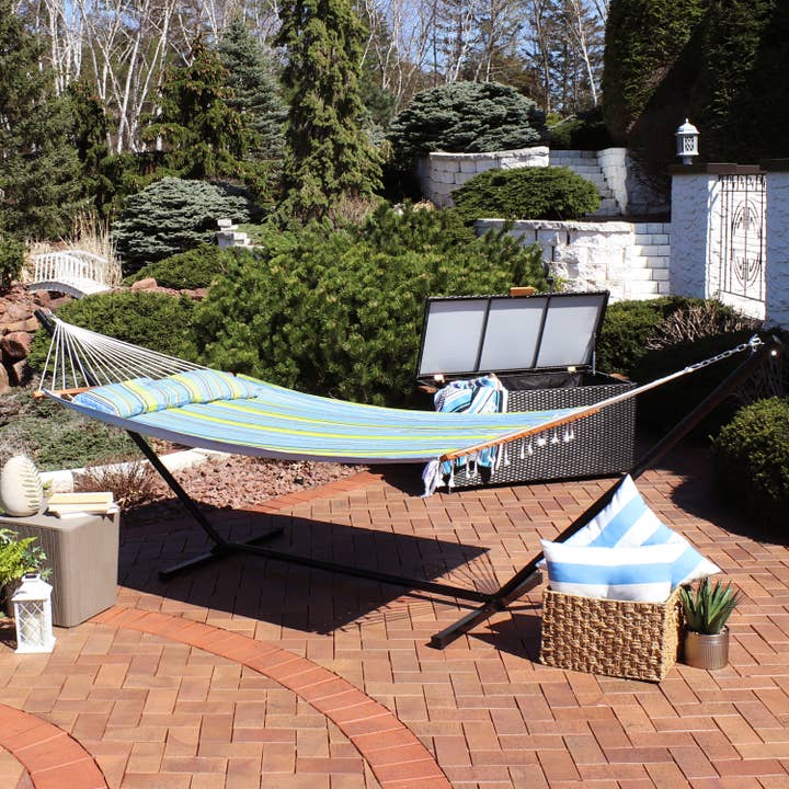 Hamac matelassé pour 2 personnes avec support en acier - Bleu/Vert pour la vente par Sunnydaze Decor