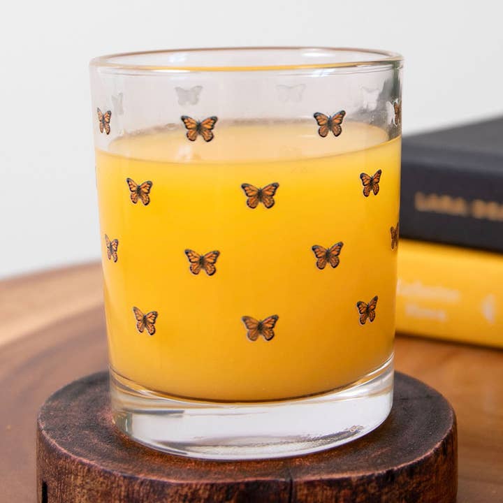 Tiny Monarch Butterflies Kort saftglas for engroshandel hos 1canoe2 | One Canoe Two Paper Co.
