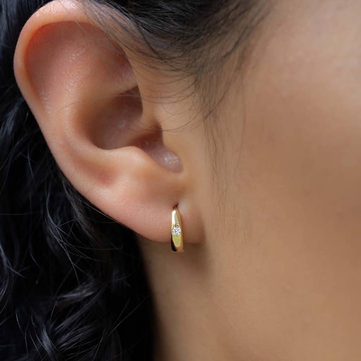 Sami Jewels - Wholesale Huggie earrings - Dome Diamond Huggies3