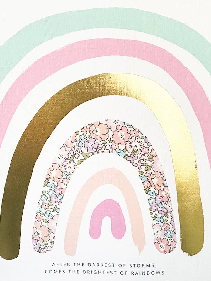 Tras la más oscura de las tormentas, llega el más brillante de los arcoíris - Liberty Nursery Print para venta al por mayor de The Charming Press