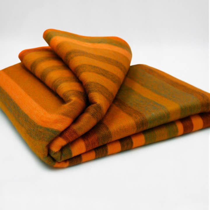 Putumayo - Baby Alpaca Wool Throw Blanket / Sofa Cover - Queen 96 x 68 in - Burnt Orange/Olive Green for wholesale by ECUALAMA
