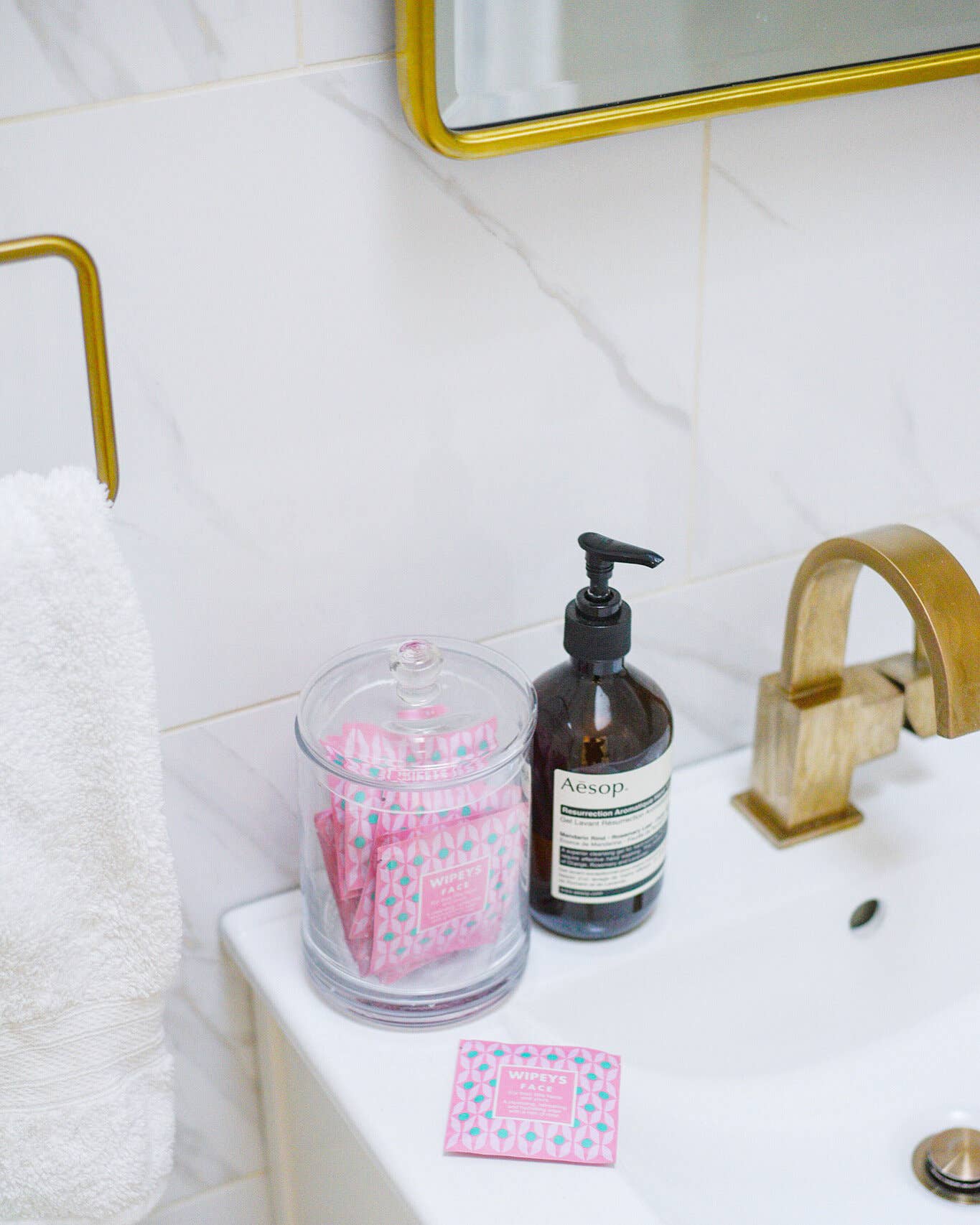 Wipeys - Wholesale Face & Body Wipes - Face Wipes4