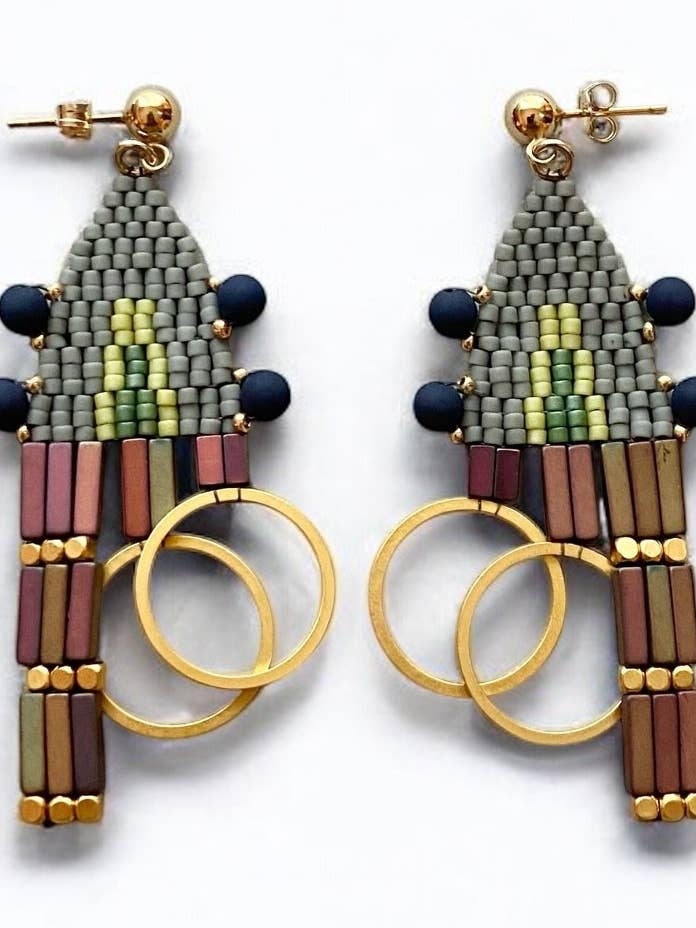 Orecchini Amari per la vendita all'ingrosso da parte di Trecy Bleich