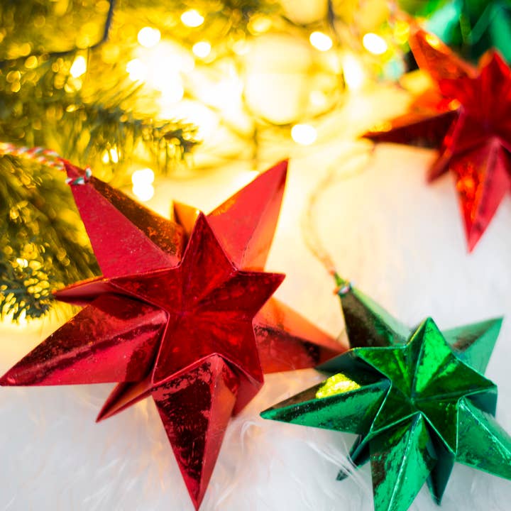 Joyful Array – Großhandel Weihnachtsschmuck – Weihnachtssterndekoration aus metallischem rotem Papier4