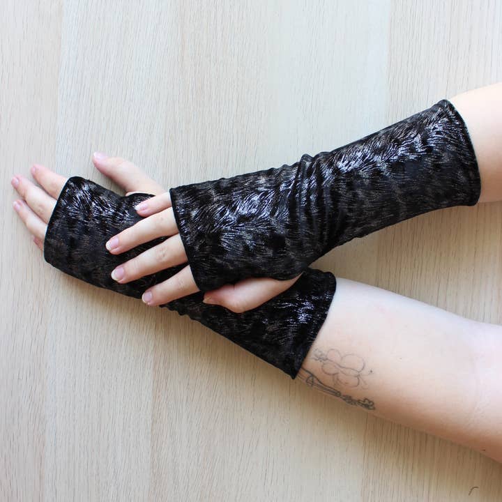 Dana Herbert - Wholesale Gloves - Women's - Velvet Fingerless Gloves