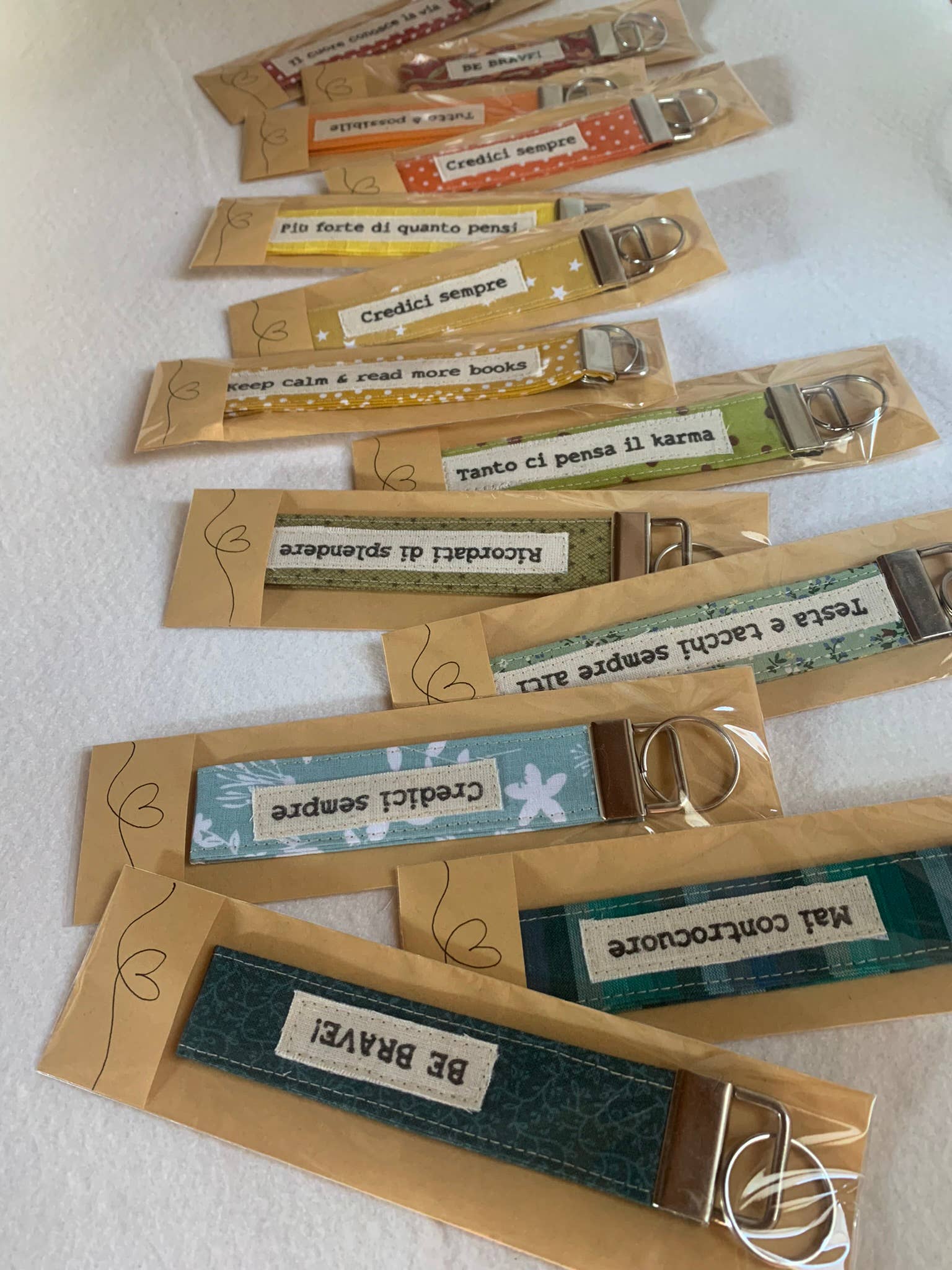 Cuore di Stoffa – Porta-chaves - Unissexo por atacado – Porta-chaves rosa 'Confie no seu instinto'1