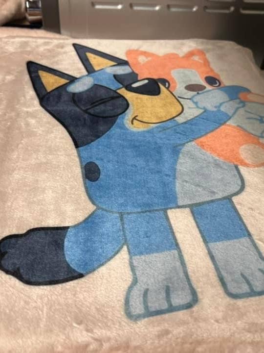 Couverture Bluey Bear pour la vente par Creative Queen Boutique