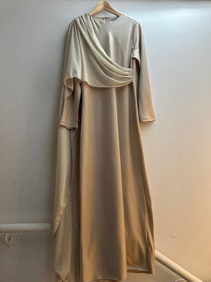 10612 Robe longue en satin et autres tendances Résultats pour robe soirée en vente B2B. Retours gratuits et paiement à 60 jours sur Faire sur Faire.