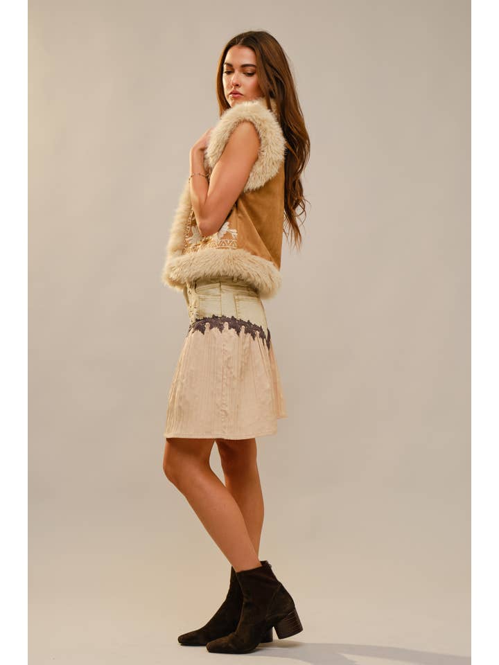 BEIGE 91718V Bestickte Wildlederweste mit Pelzbesatz für den Großhandel auf Faire5