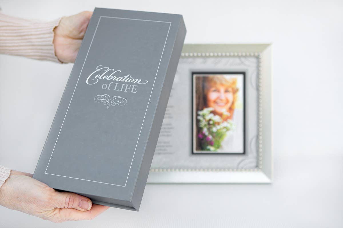 The Grandparent Gift Co. Inc. - Vente Carillons - Carillon à vent commémoratif Celebration Of Life, coffret cadeau 63608