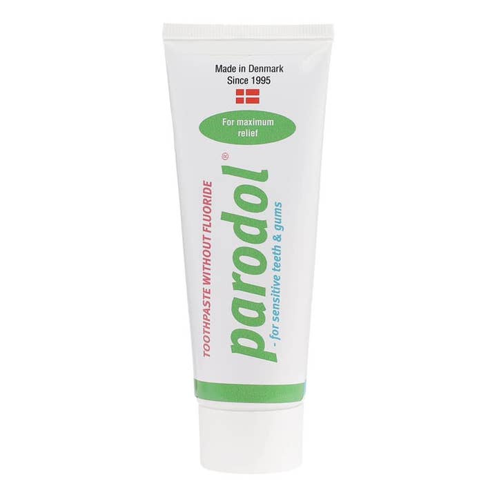 1 confezione da 15 pezzi. Dentifricio VERDE Parodol da 75 ml. per la vendita all'ingrosso da parte di Parodol - Danefred Parodol aSmile