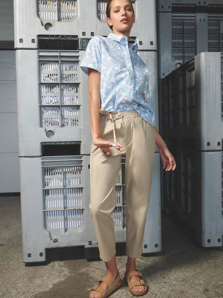 Pantalon à ceinture ruban inclinée pour la vente par Spoon