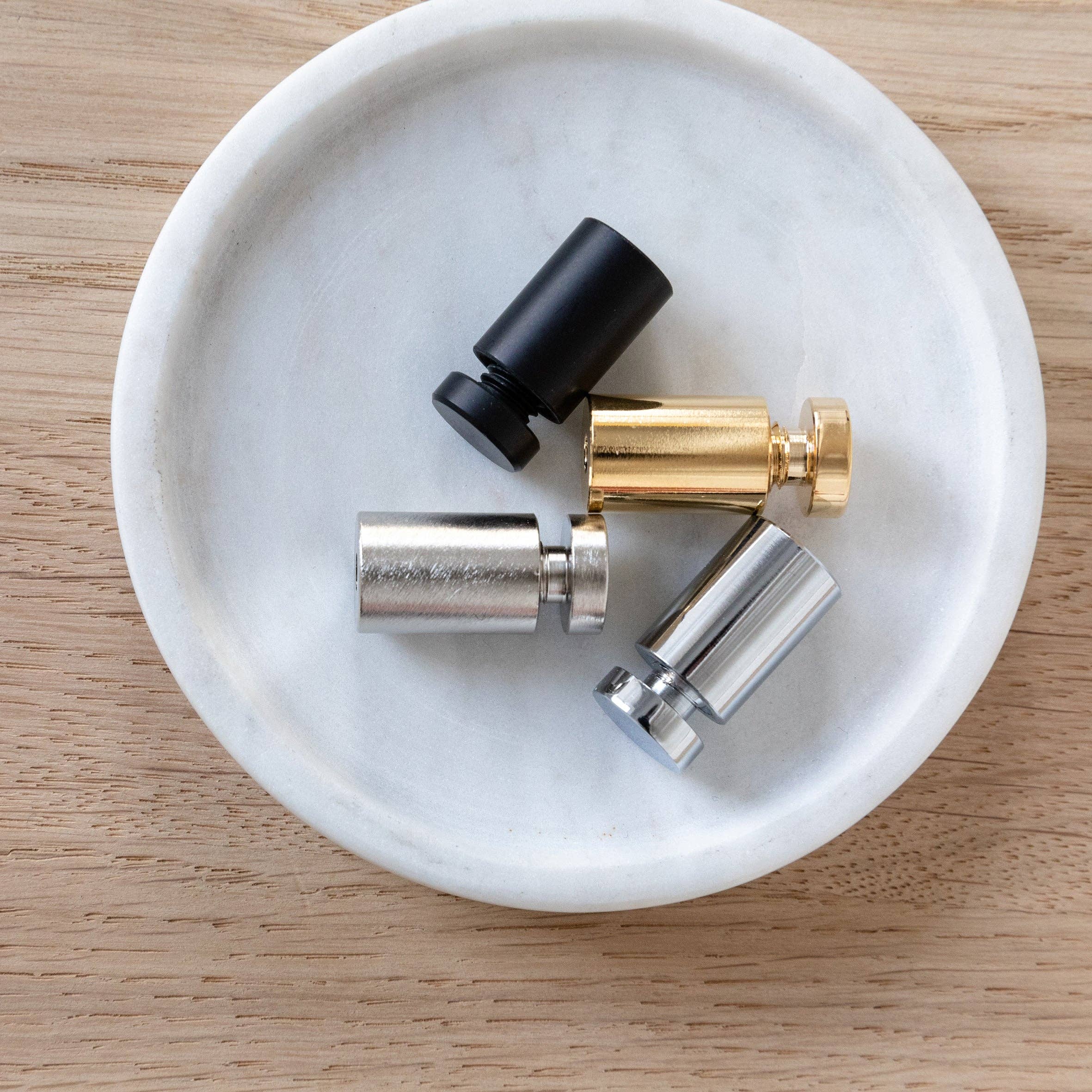 Twenty-Seven Enterprises Ltd – wholesale Wall hook – White Pegboard With Wooden Pegs2