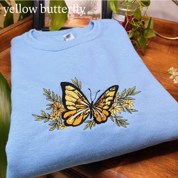 LeBeau Denim Co. - Vente Sweat-shirt – femme - Pull ras-du-cou papillon bleu bébé2