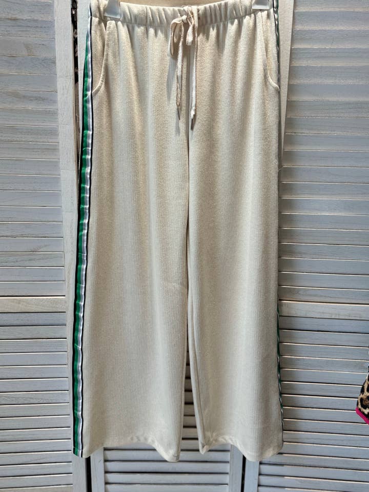 VICTORIA&ISAAC - Wholesale Tops Set - Women's - Chic Relaxation Set - Set27107 Ecru4