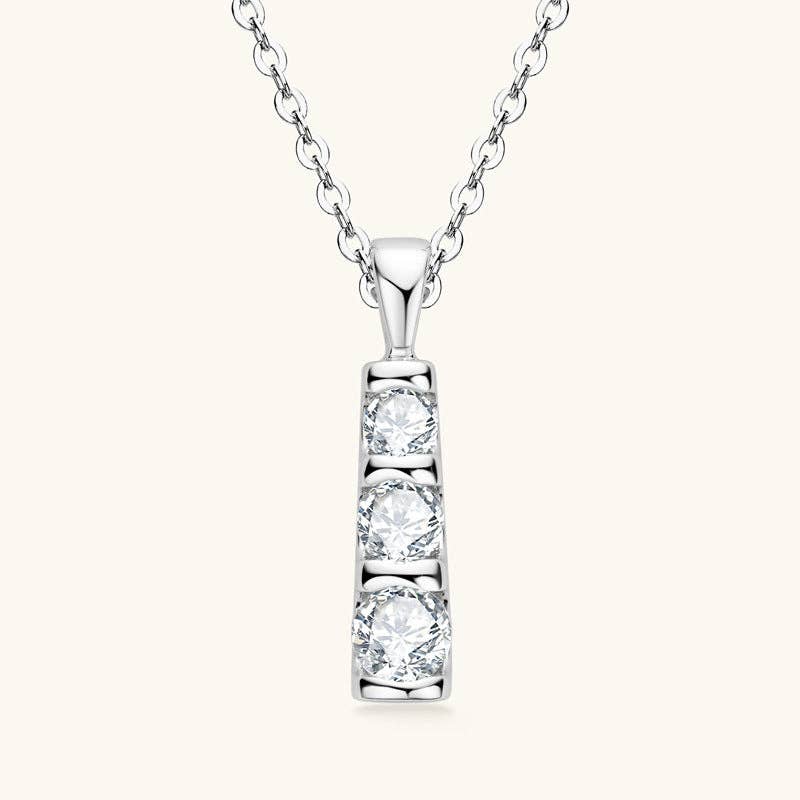 Perimade & Co. LLC – Engroshandel Halskæde med vedhæng – Tre sten Moissanite Charm halskæde i 925 Sterling sølv0