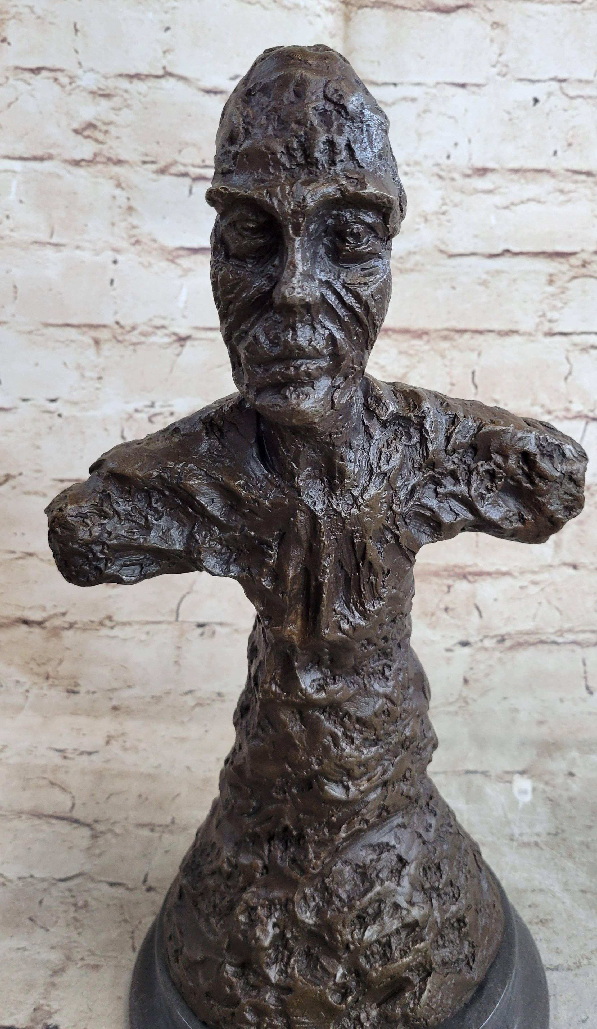 Bronzhaus - Wholesale Beeldje/beeldhouwwerk - Buste van Diego Surrealistische mannelijke sculptuur Bronzen standbeeld van Alberto Giacometti 15" x 7"7