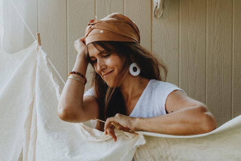 Eloise et moi - Vente Écharpe – femme - Foulards en soie 100 % teints à la main en tons neutres et naturels27