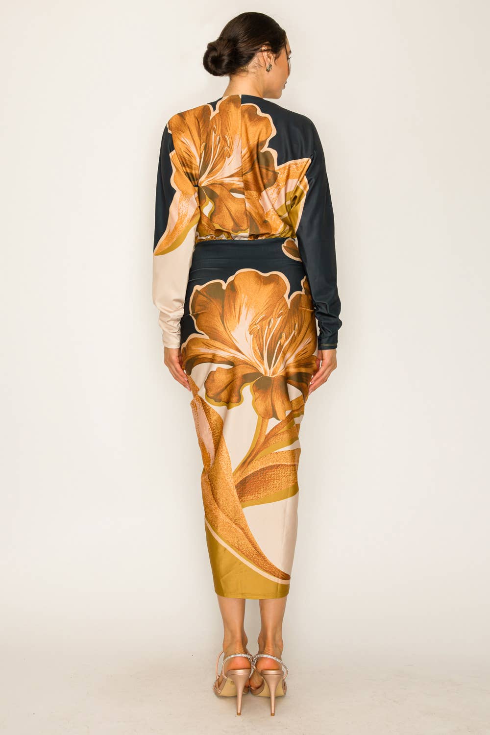 NAVY COMBO BD4049_Front Ruched V-Neck Midi Dress for wholesale on Faire5