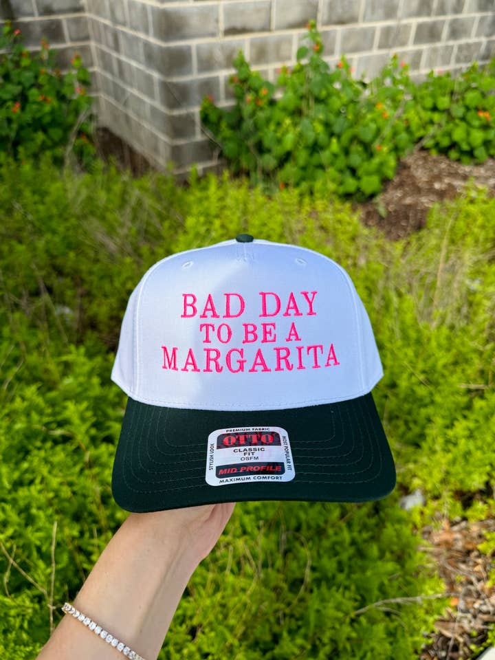Gorra Bordada MALA DÍA para ser una MARGARITA | Verde/Blanco/Rosa para venta al por mayor de The Day Away Collective