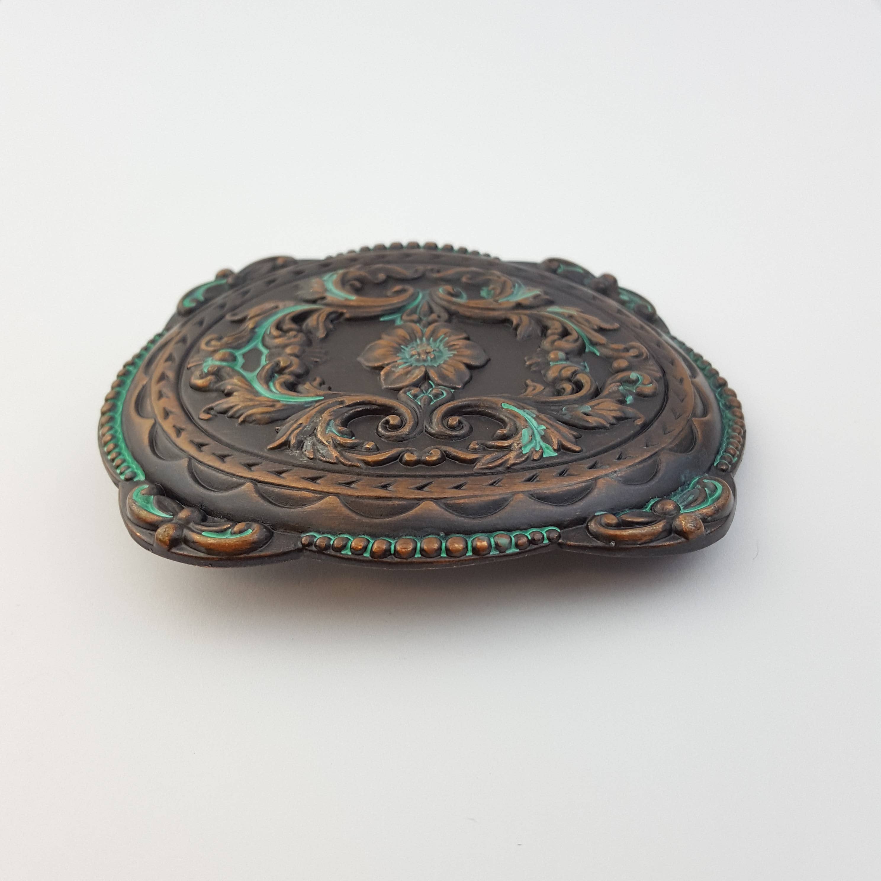 Axesoria West – Engroshandel Bæltespænde – unisex – Spænde i vintage messing med let patina2