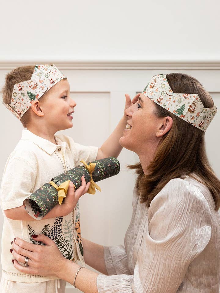 10 Pack Kerstmis Papieren Kroon Hoeden - Vrolijke Kerstman voor wholesale door Bespoke Letterpress