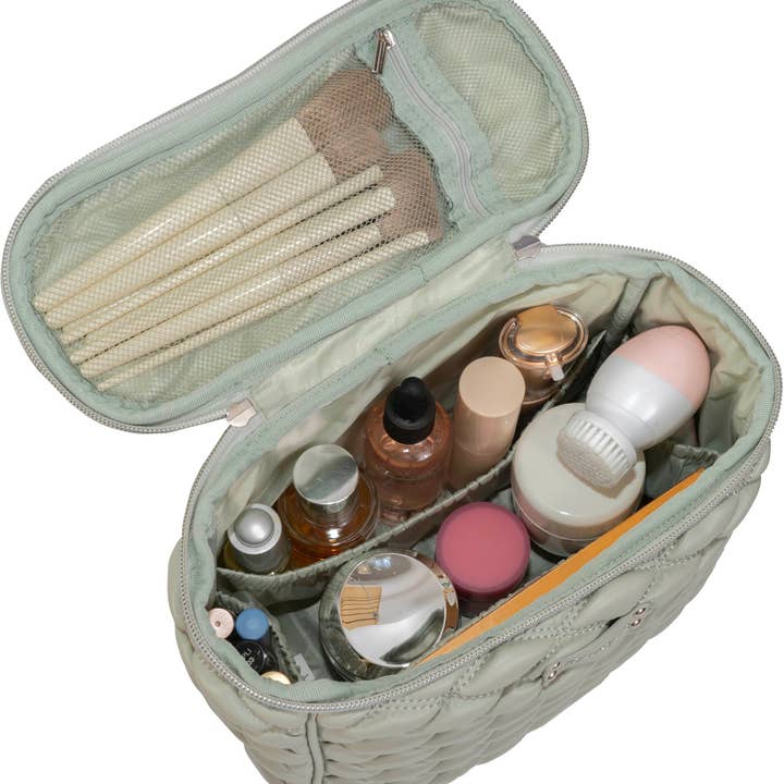 Magid - Wholesale Makeup/Cosmetic Bag - Joan & David Bubble Quilted Top Handle Train Case Cosmetic Bag