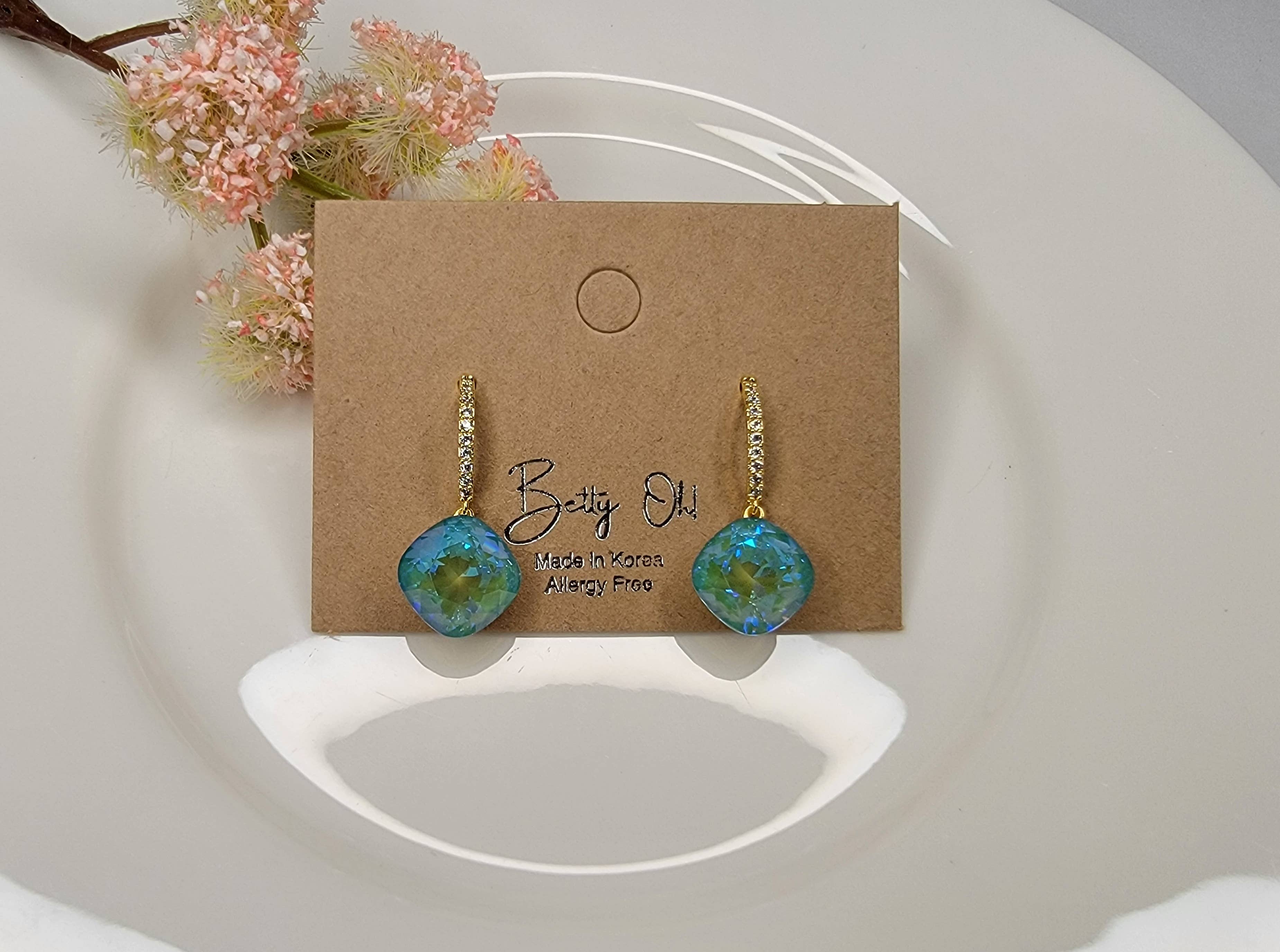 BETTYOH INC – wholesale Stud/post earrings – ELEGANCE STYLE SWAROVSKI CRYSTAL DANGLE EARRINGS.1