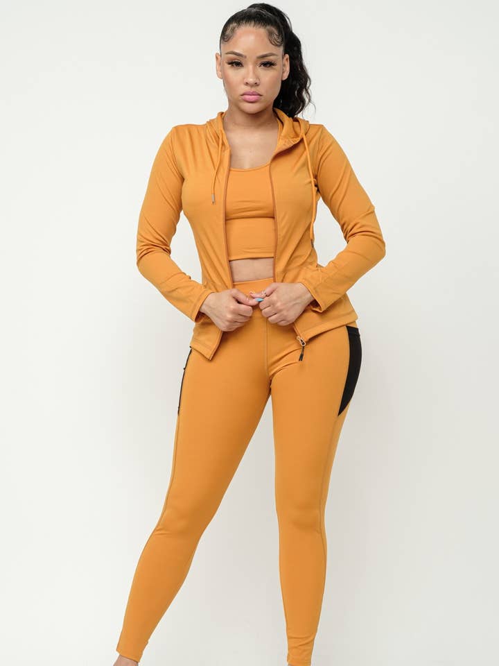 Ensemble legging push-up, sweat à capuche zippé et brassière Boswell pour la vente par Boswell