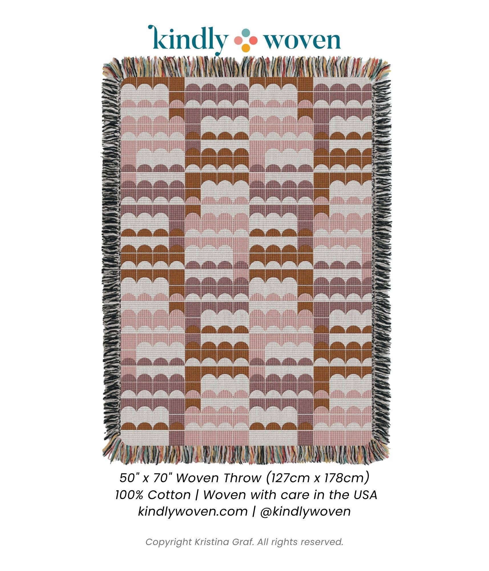 Kindly Woven - Vente Plaids - Quinn Plaid – Blush - Collaboration d'artiste – Franges – Fabriqué aux États-Unis4
