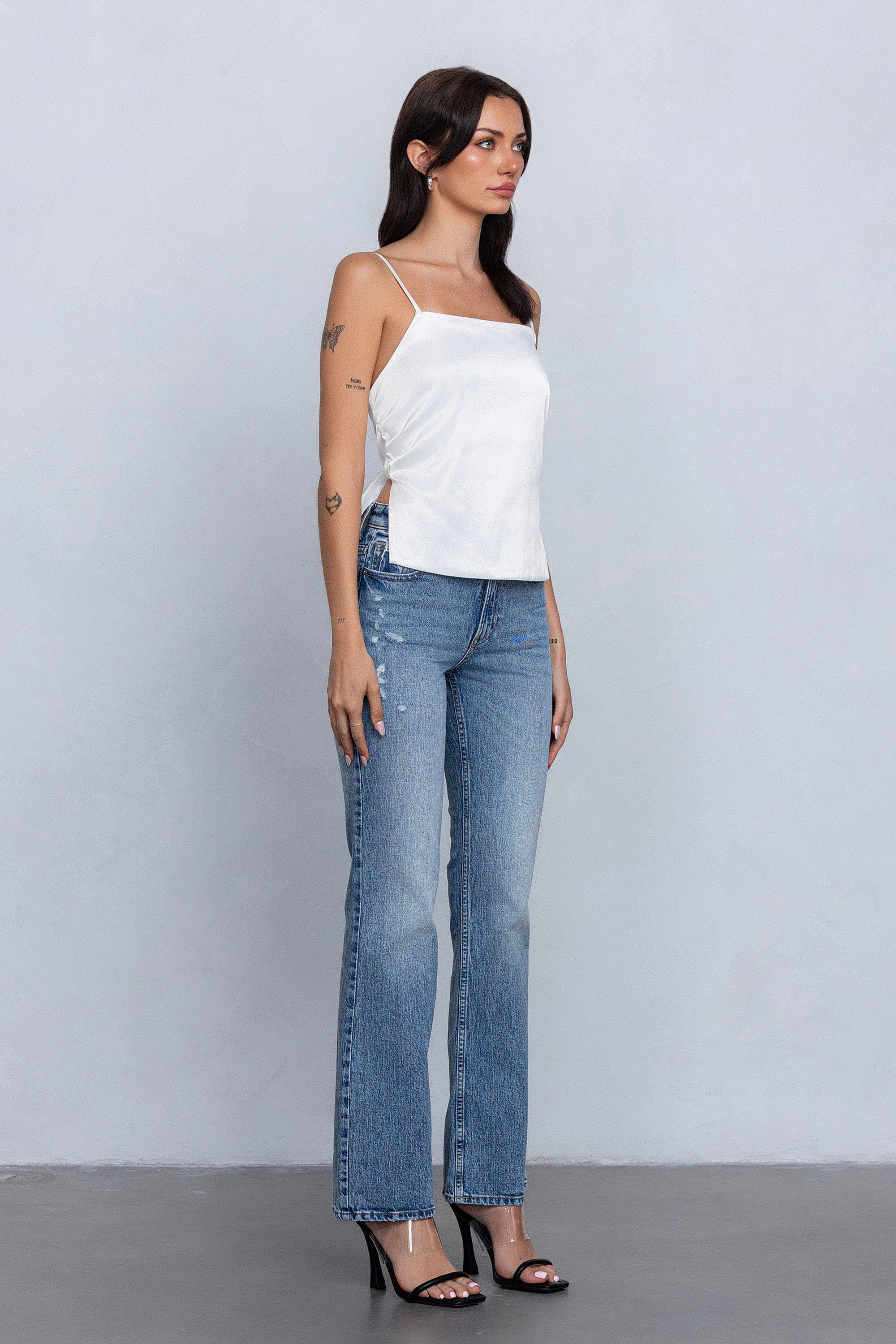 No Vacancy – wholesale Camisole – Women′s – Stretch satin cami top w/ large ribbon tie detail6