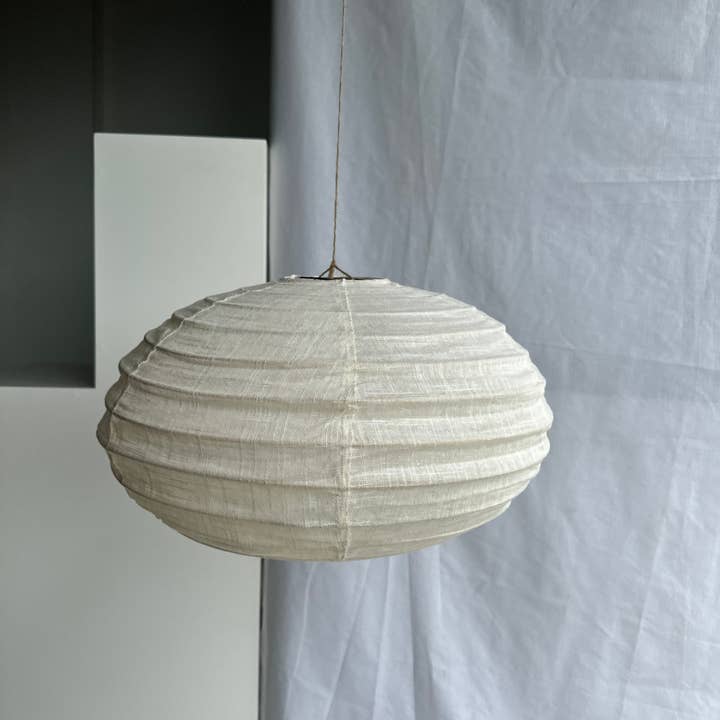 Office Objets - Venta al por mayor Lámpara de araña y colgante - Lámpara colgante media de ratán y lino natural estilo japonés ovalada y aplanada H30 D45