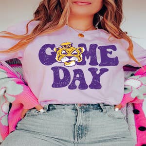 Louisiana Saturday Night LSU Graphic Tee – Pink House on River Road  WHOLESALE