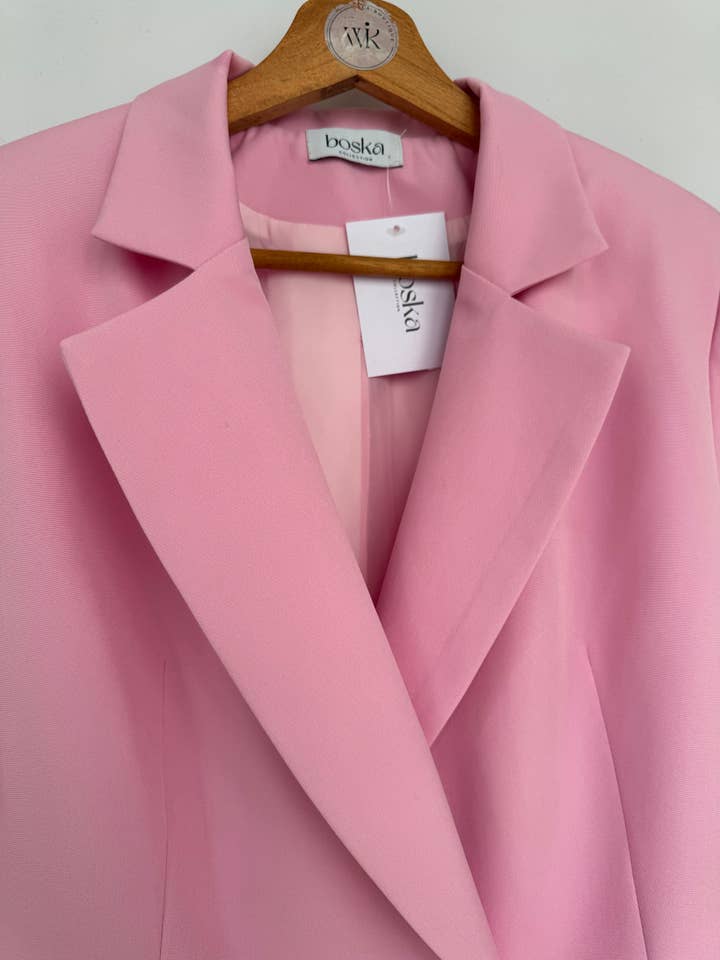 Pink Fitted blazer for wholesale on Faire5