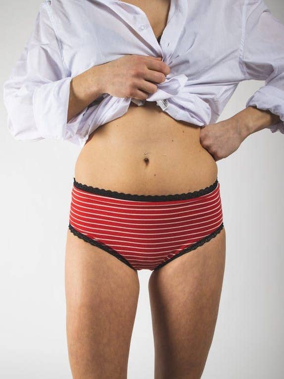 Lace menstrual shorty La Petite Mousse for wholesale by La Minette Lingerie