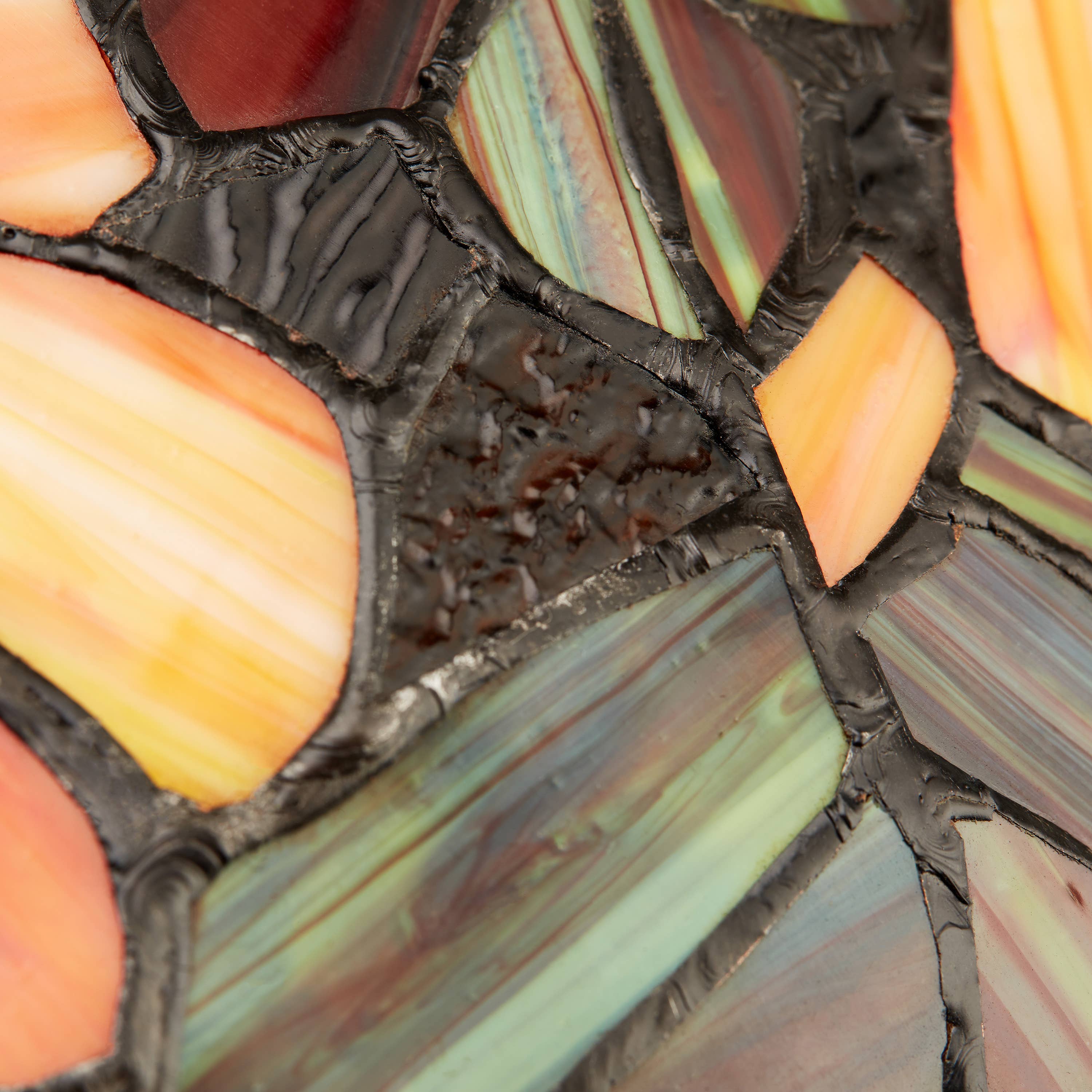 River of Goods - Vente Lampes d'appoint/de bureau - Lampe de table en vitrail H Marvel Maple Tree de 24,5 po11