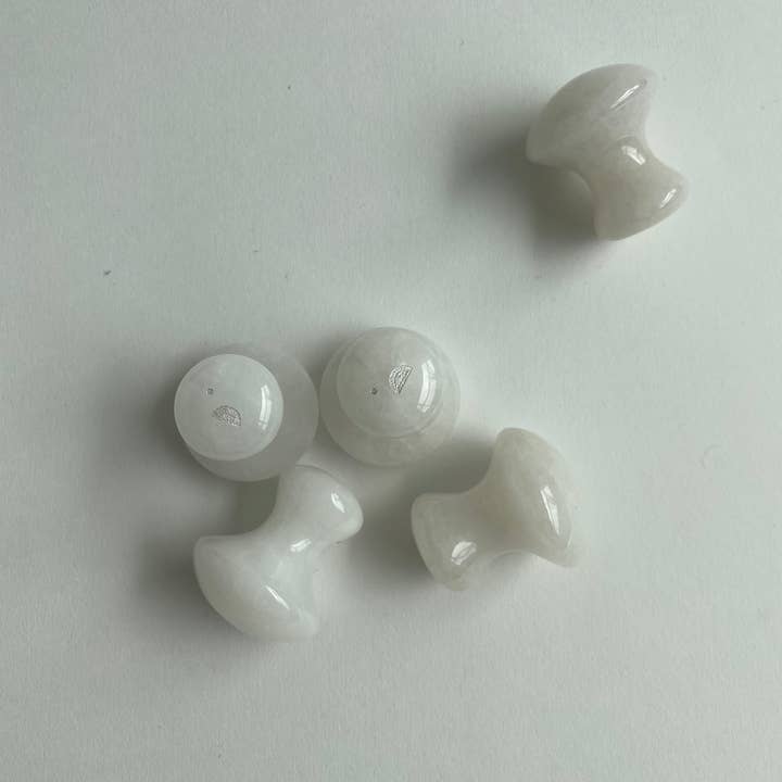 Izzi Essentials - Wholesale Spiritual Stone/Crystal - White Jade Mushroom1