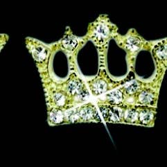 Kronenohrringe — cremefarbenes Ohrstecker/Pfostendesign für den Großhandel von Western Fashion