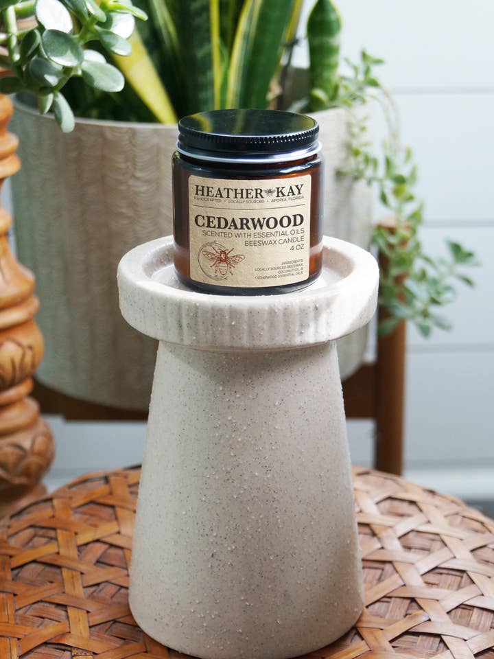 Bougie à la cire d'abeille à l'huile essentielle de cèdre 113g pour la vente par Heather Kay Candles