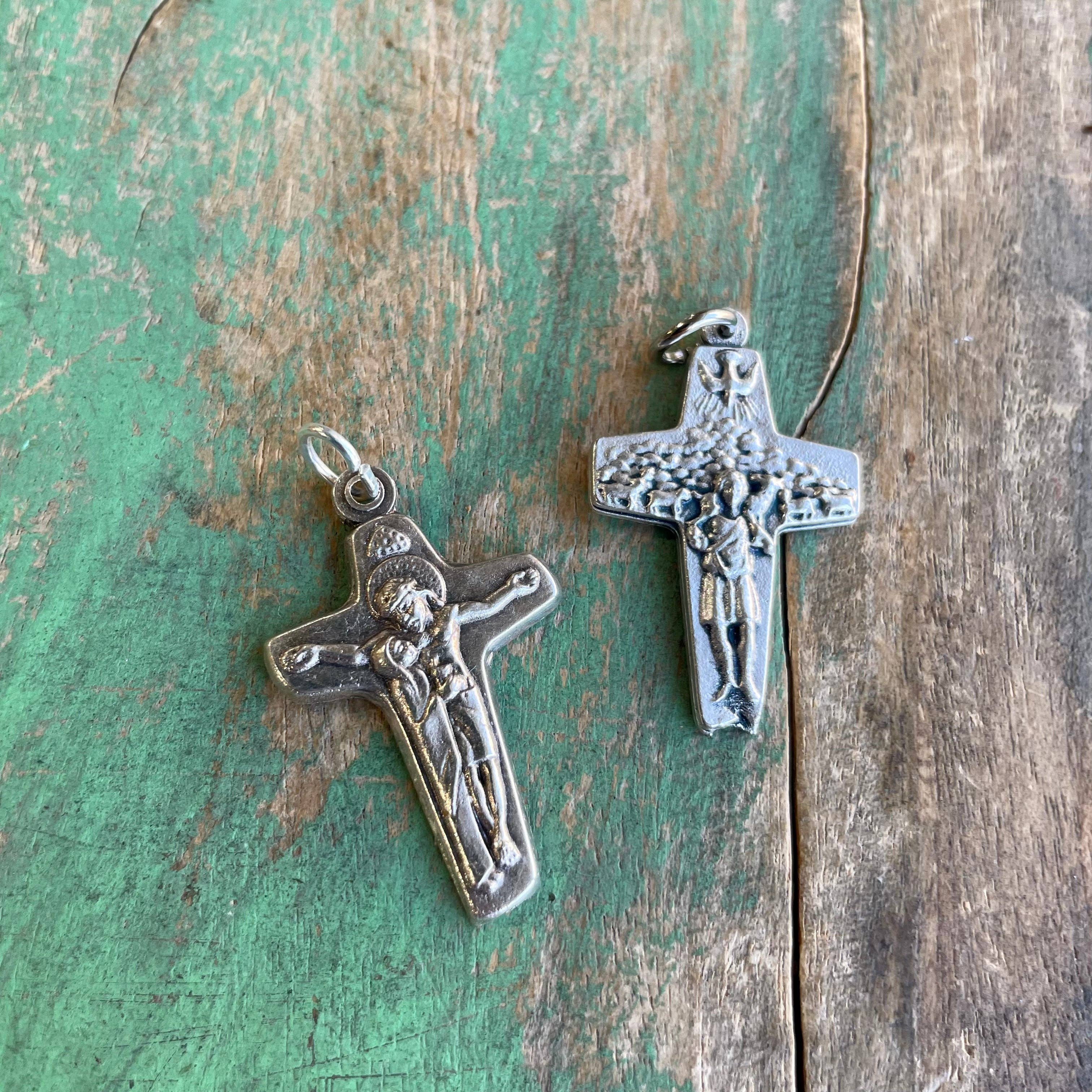 Love and Honor Jesus LLC - Vente Breloques/médailles personnalisées - Crucifix pour chapelet3