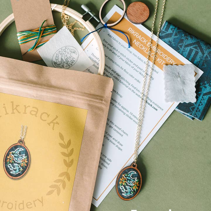 Rikrack - Wholesale Craft Sewing Kit - Folk Flowers Embroidery Necklace Kit7