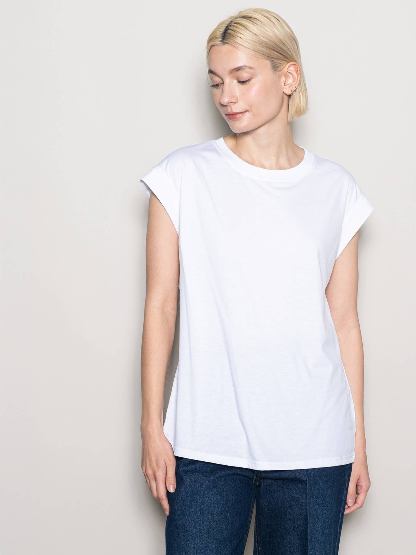 Elloh Collection - Wholesale T-Shirt - Women's - Oversized Soft Touch Crew Neck Muscle Tee Shirt1