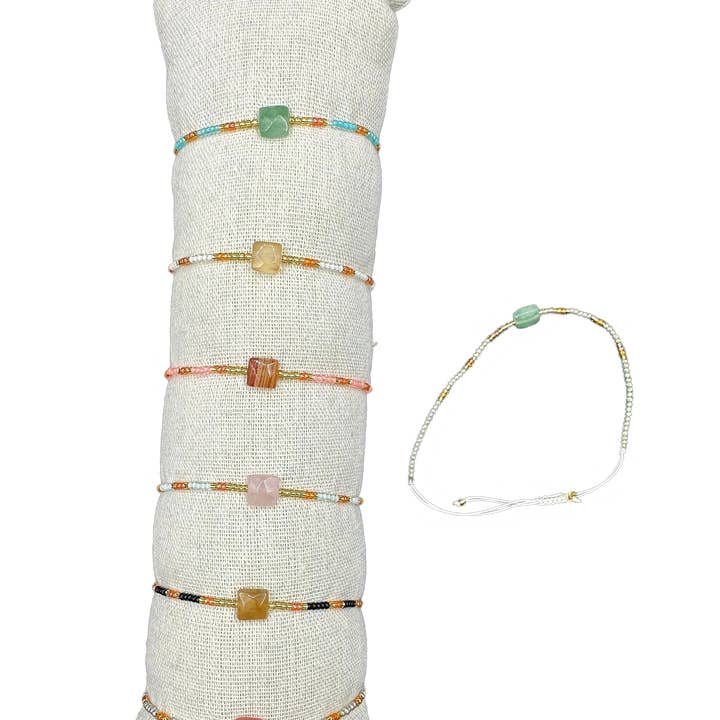 Set of 35 Bracelets with Stone for wholesale by Samba de roda