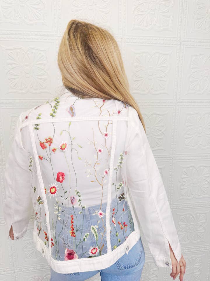 Veste en Jean Dentelle Gardenia pour la vente par River Rose