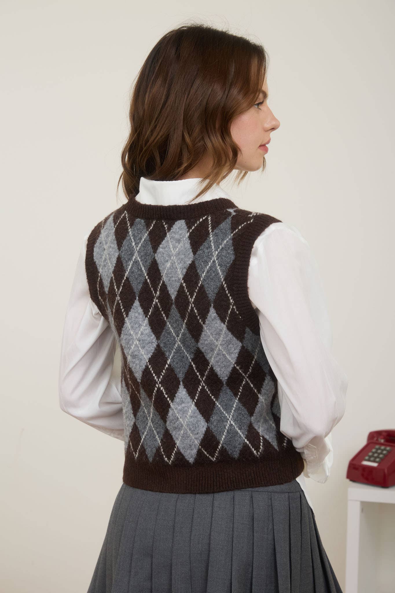 The Workshop Studio - Wholesale Outerwear Vest - Women's - ARGYLE PATTERN BUTTON DOWN KNIT CARDIGAN VEST1