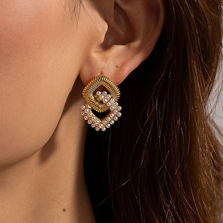 Cometa 18K Gold Non-Tarnish Pearl Chain Earring for wholesale on Faire