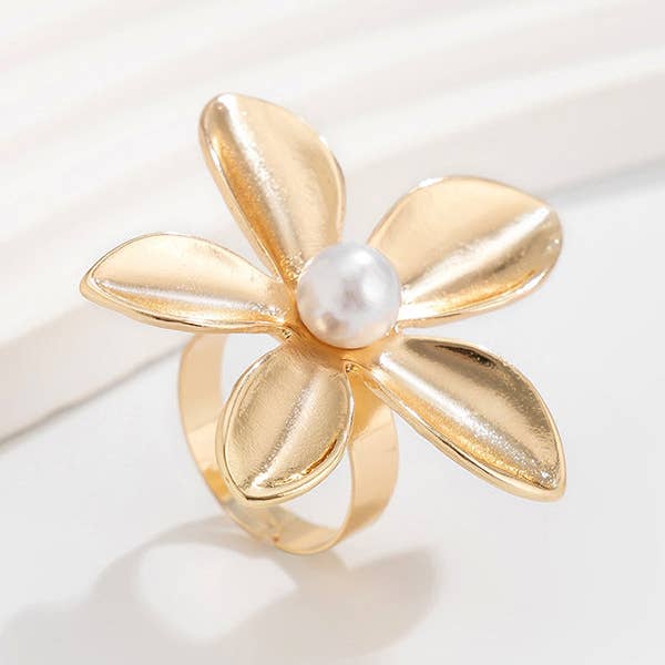 VividLux - Wholesale Cocktail/Statement Ring - Flower Shape Shiny Rings Accessories