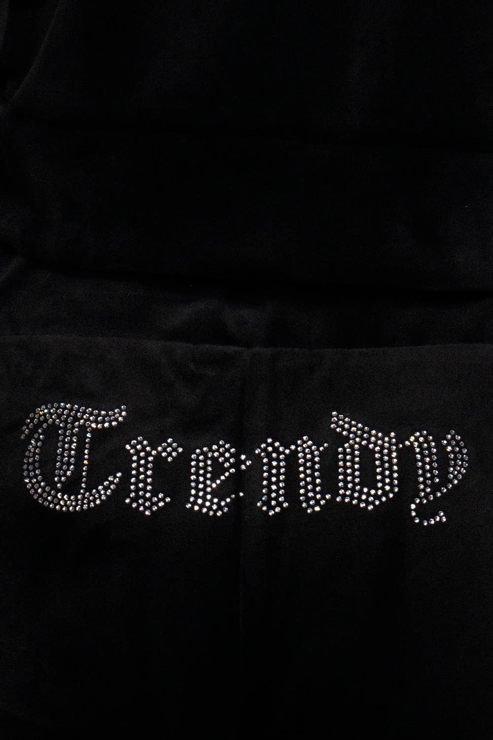 Active Basic | Active USA – Engroshandel Loungesæt - Dame – Mock Neck Zip Up Jakke & Rhinestone Flare Bukser Velour Sæt11