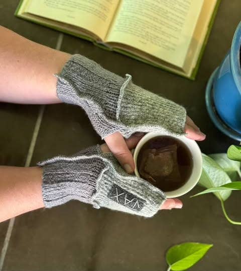 Jax Upcycled - Wholesale Gloves - Women's - Upcycled Unisex Fingerless Gloves choose the vibe color2