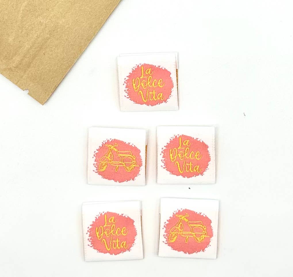 L’Étiquette Home Couture - Wholesale Craft Supplies - Folded Sew-On Woven Label: "LA DOLCE VITA"2